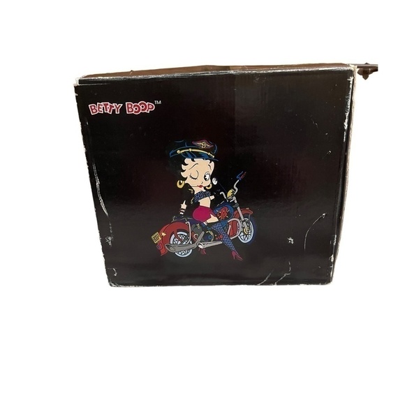 Betty Boop SS Sarna Motorcycle Purse - Picture 9 of 9